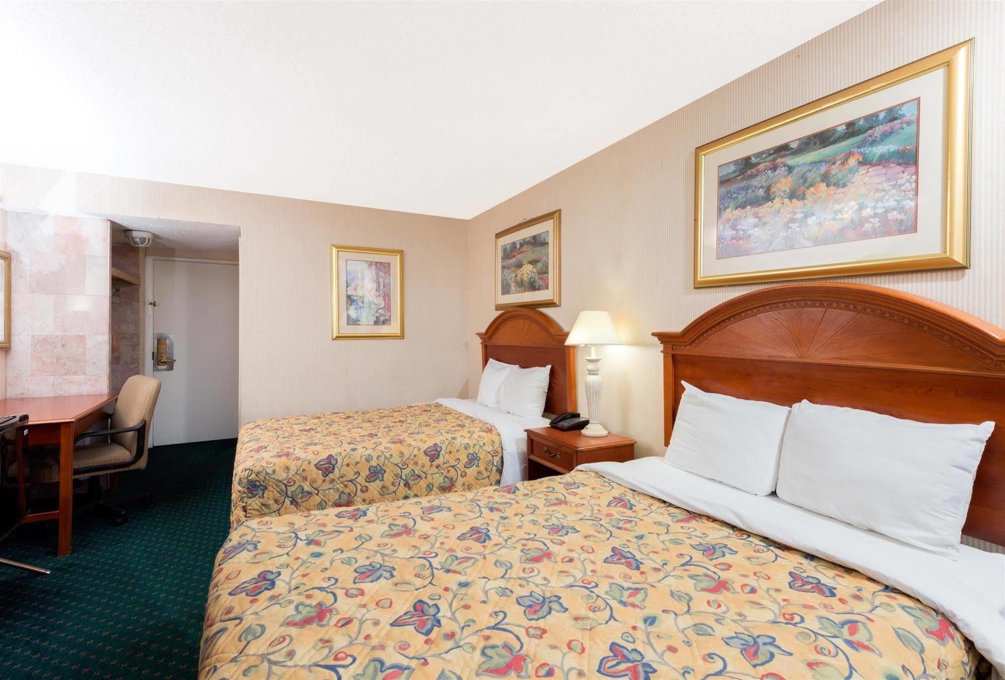 Knights Atlantic Hotel 2*